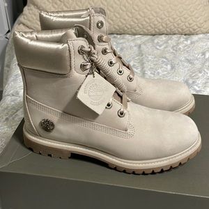 Timberland Waterproof Boots Woman’s Size 8.5